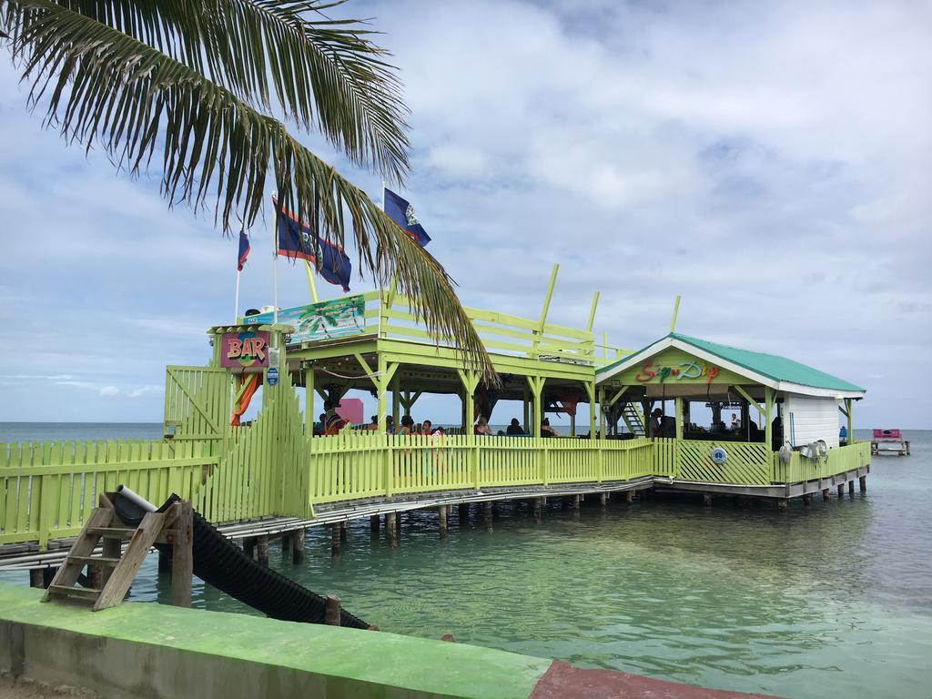 Mara'S Place Hotel Caye Caulker Екстериор снимка