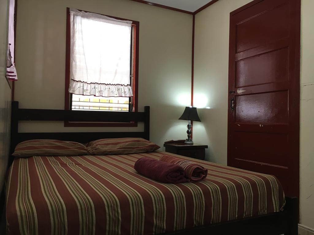 Mara'S Place Hotel Caye Caulker Екстериор снимка