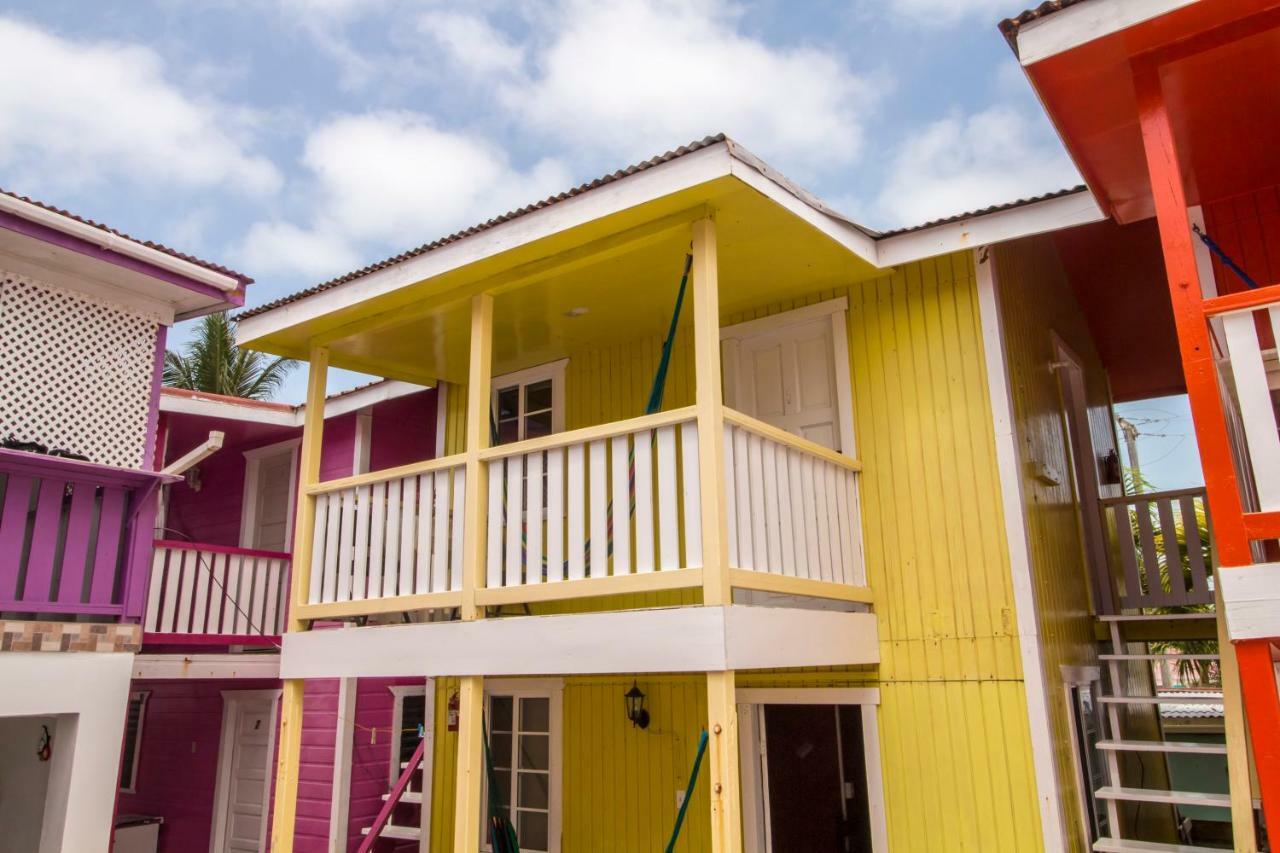 Mara'S Place Hotel Caye Caulker Екстериор снимка